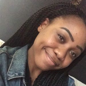 Meet your Posher, Teona